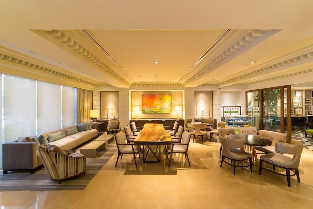 ماكاتي Aruga Apartments By Rockwell Makati المظهر الخارجي الصورة